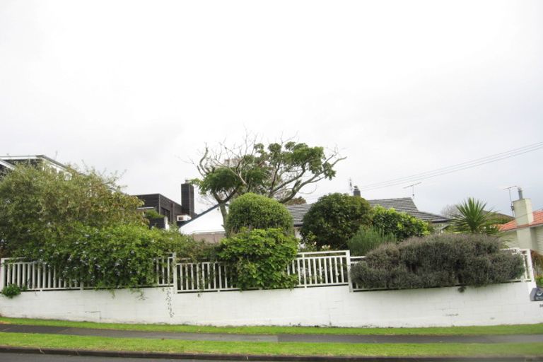 Photo of property in 56 Parkhill Road, Mellons Bay, Auckland, 2014