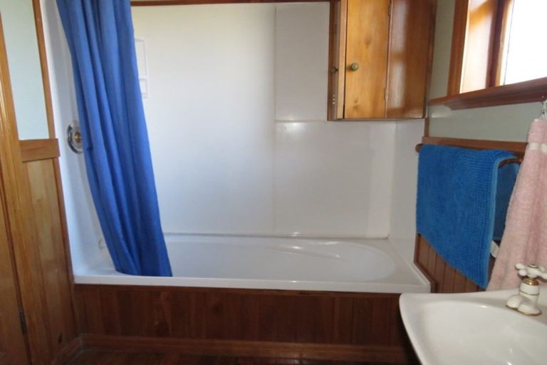 Photo of property in 58 Wakefield Street, Westport, 7825