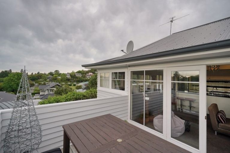 Photo of property in 3 Hackthorne Road, Cashmere, Christchurch, 8022