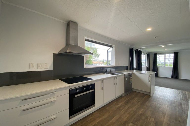 Photo of property in 111 Stanmore Bay Road, Stanmore Bay, Whangaparaoa, 0932