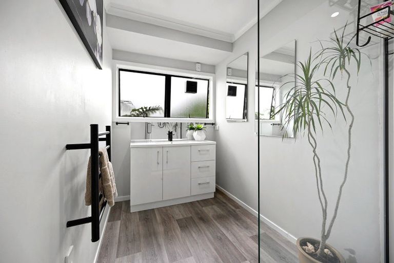 Photo of property in 5 Monique Place, Dinsdale, Hamilton, 3204