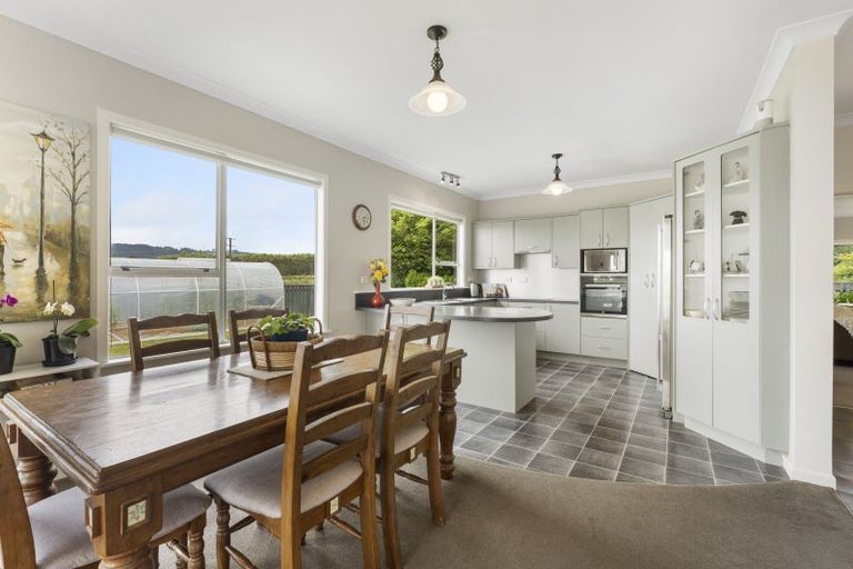 Photo of property in 178 Waikawa Beach Road, Manakau, Levin, 5573