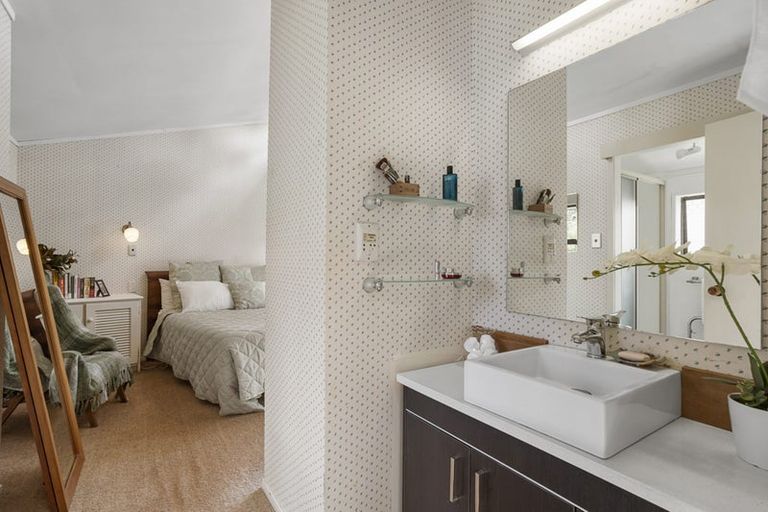 Photo of property in 35 Jacaranda Avenue, Beach Haven, Auckland, 0626