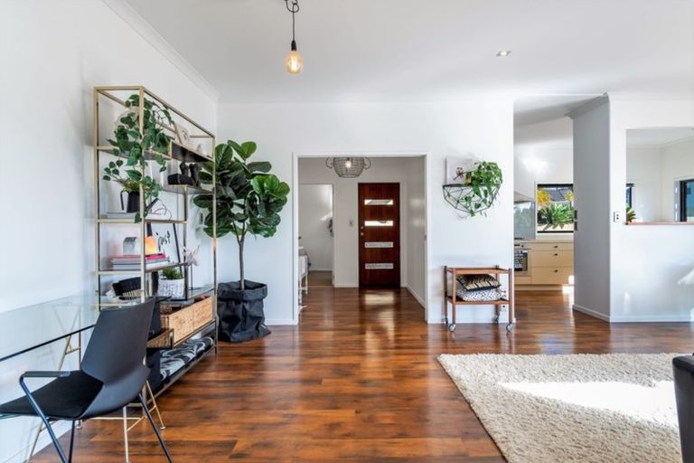 Photo of property in 11 Glenpark Crescent, Bethlehem, Tauranga, 3110