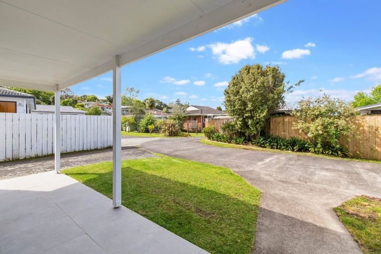 Photo of property in 1/10 Mannering Place, Hillcrest, Auckland, 0627