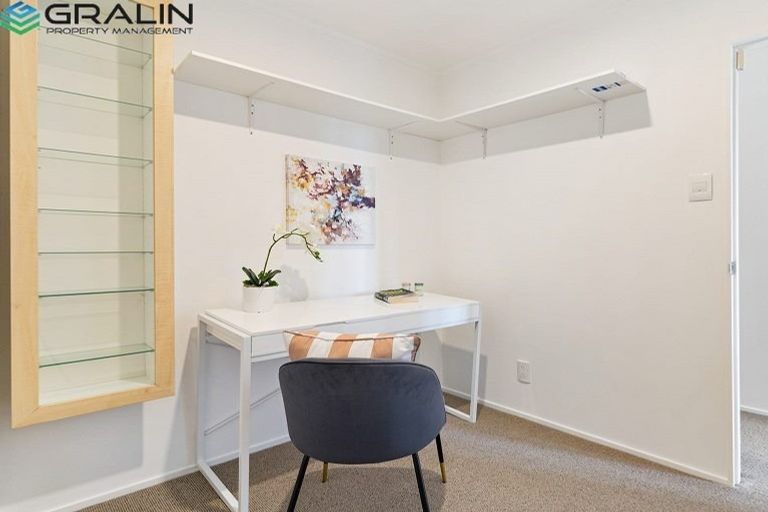 Photo of property in 52 Takahe Road, Titirangi, Auckland, 0604