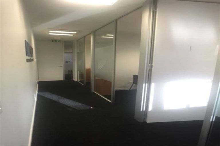 Photo of property in 4 Whitmore Street, Edgeware, Christchurch, 8013