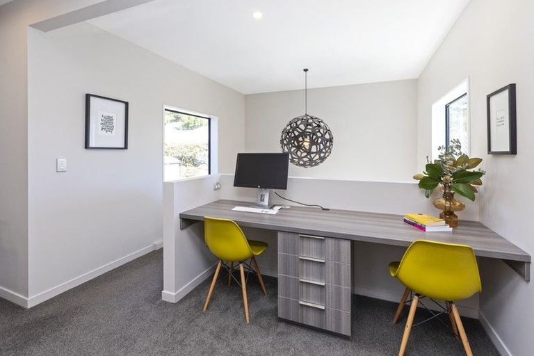 Photo of property in 2 Maurice Knowles Lane, Cashmere, Christchurch, 8022