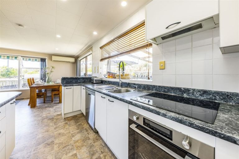 Photo of property in 5 Wesleydale Place, Papakura, 2110