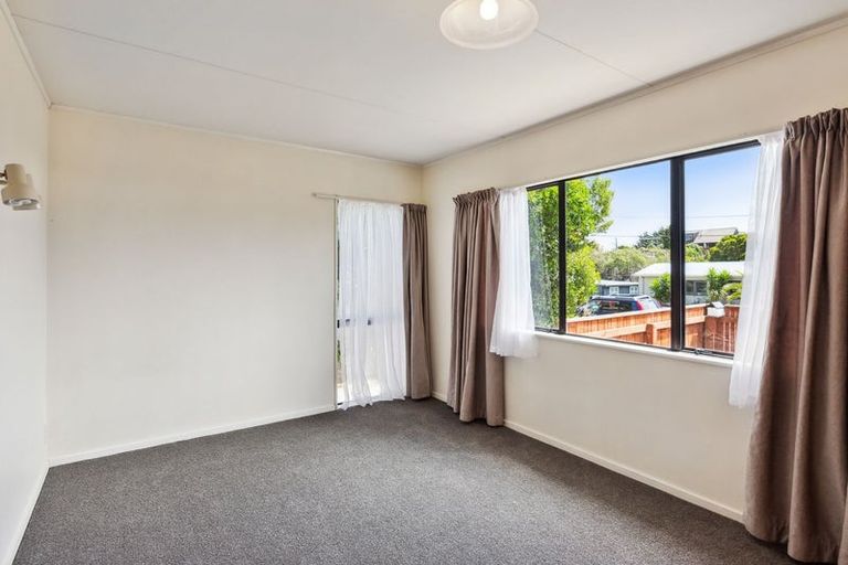 Photo of property in 6 Percival Road, Paraparaumu Beach, Paraparaumu, 5032