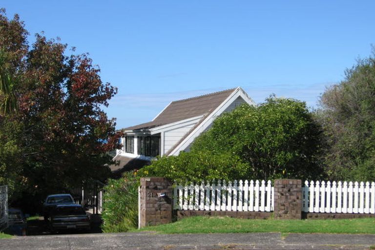 Photo of property in 21 Portobello Place, Torbay, Auckland, 0630