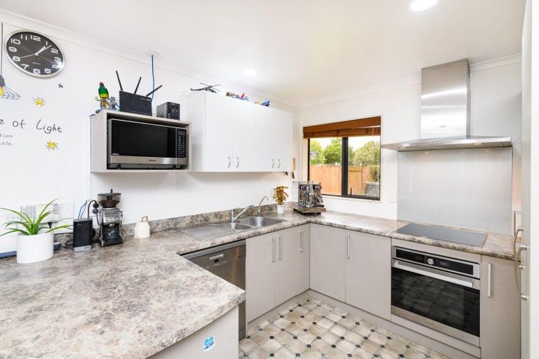 Photo of property in 1 Cleveland Heights, Kelvin Grove, Palmerston North, 4414