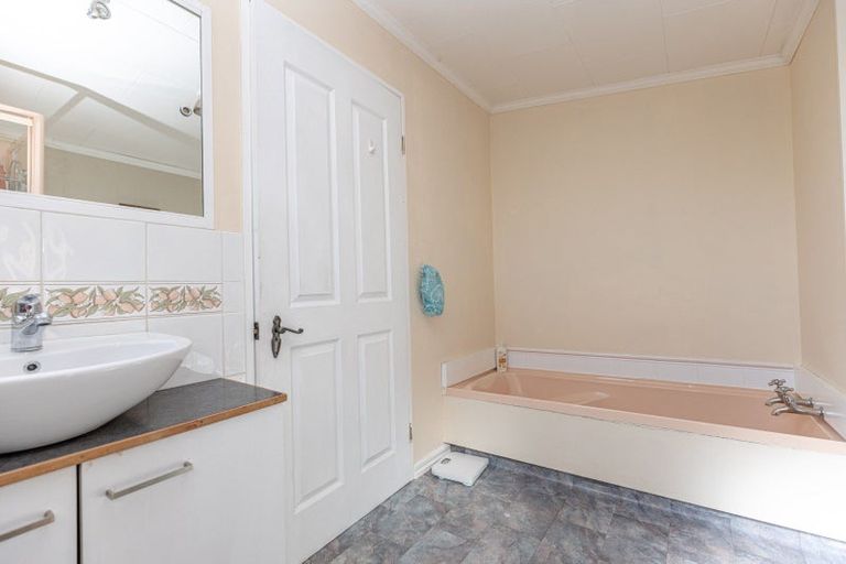 Photo of property in 790 State Highway 2, Opaki, Masterton, 5881