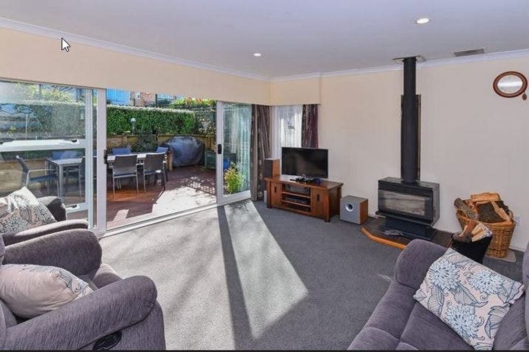 Photo of property in 75 Angelo Avenue, Howick, Auckland, 2014
