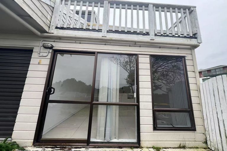 Photo of property in 22 Goodwood Drive, Goodwood Heights, Auckland, 2105