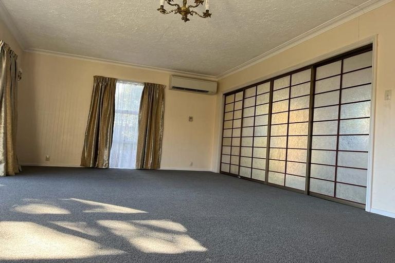 Photo of property in 210 Memorial Avenue, Burnside, Christchurch, 8053