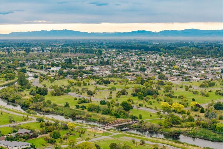 Photo of property in 10 Cowper Place, Avondale, Christchurch, 8061