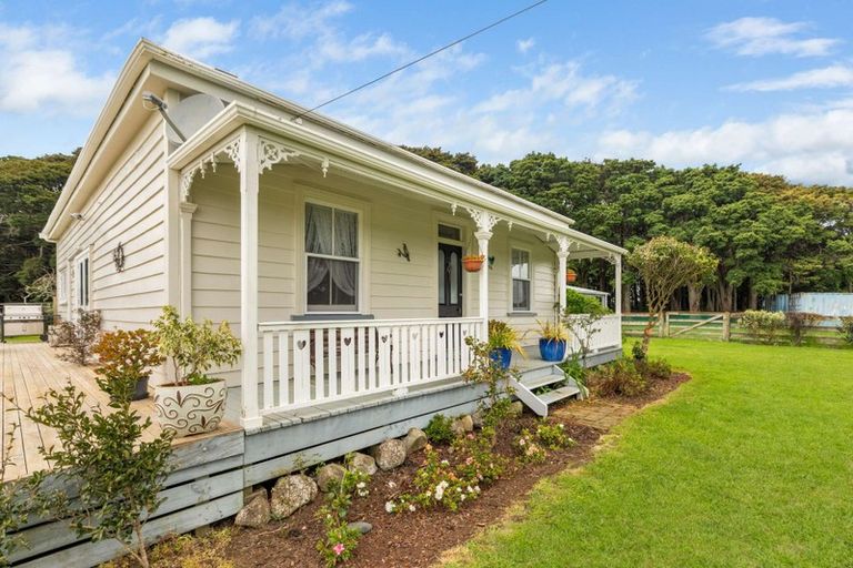 Photo of property in 1093 Waiuku Road, Waiuku, 2681