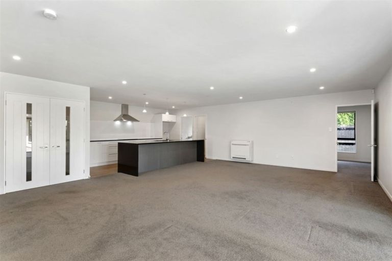 Photo of property in 16 Kilkivan Lane, Broomfield, Christchurch, 8042