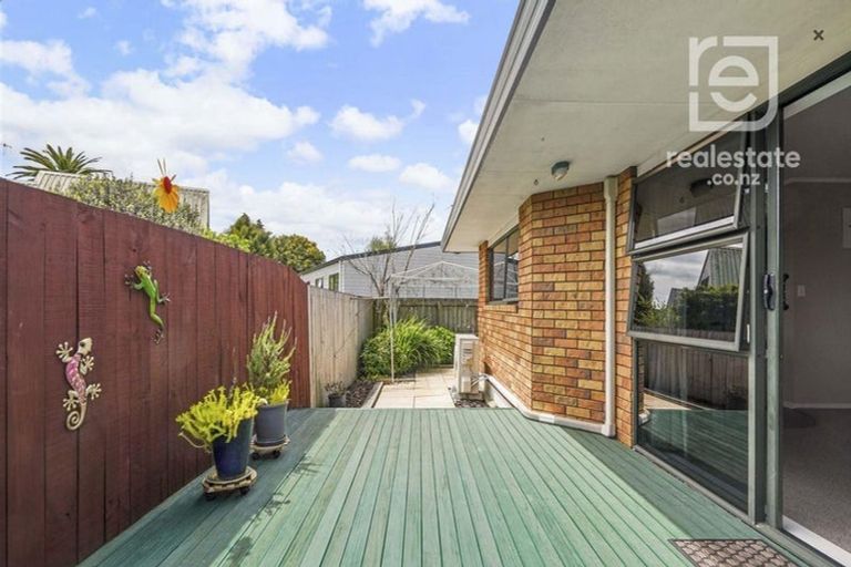 Photo of property in 17 Mews Place, Forest Lake, Hamilton, 3200