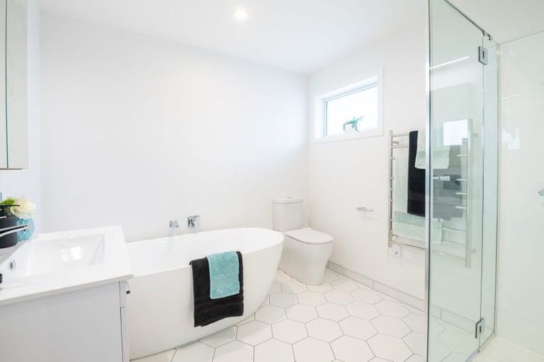 Photo of property in 30 Atherton Terrace, Churton Park, Wellington, 6037