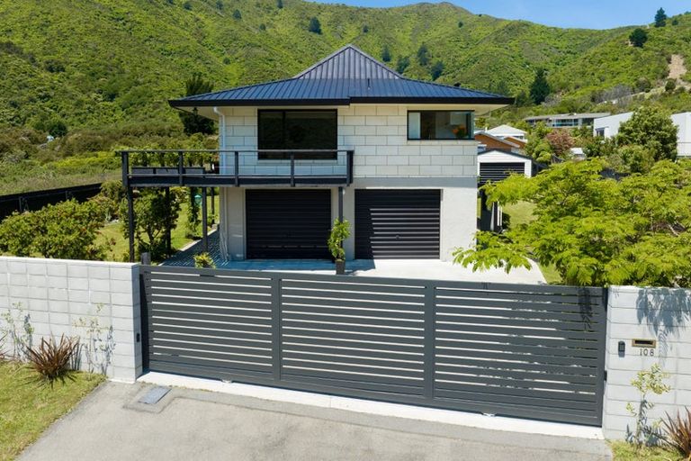 Photo of property in 108 Moana View Road, Waikawa, Picton, 7220