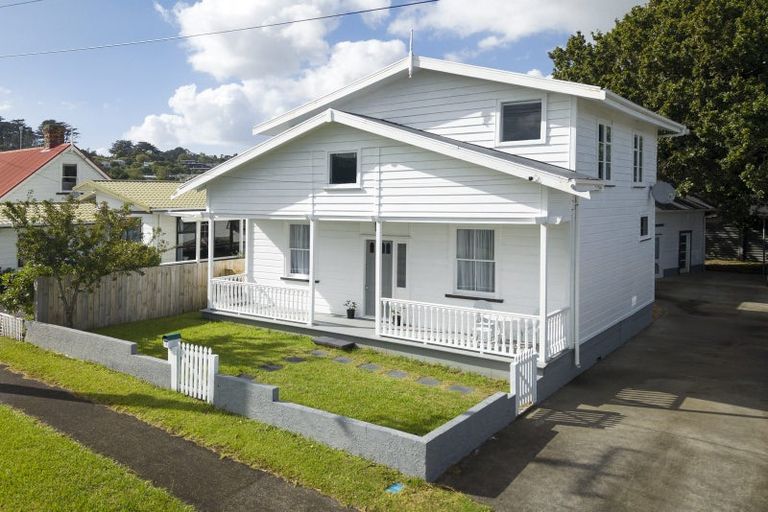 Photo of property in 13 Karaka Street, Helensville, 0800