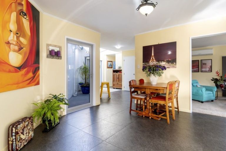 Photo of property in 38 Mahonia Place, Pyes Pa, Tauranga, 3112