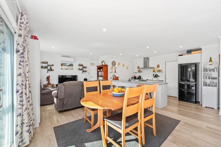 Photo of property in 3241 Paparoa-oakleigh Road, Paparoa, 0571