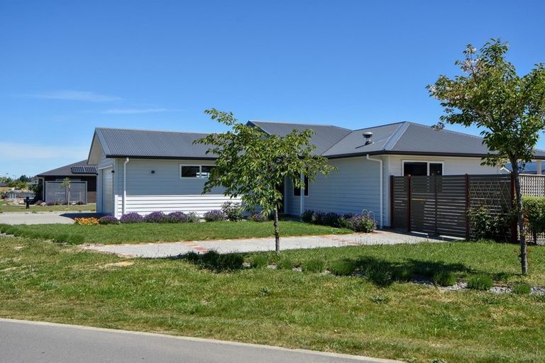 Photo of property in 2 Routhan Way, Carterton, 5713