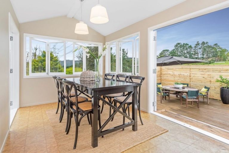 Photo of property in 81 Oraha Road, Kumeu, 0892