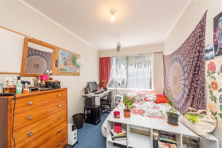 Photo of property in 137 Kelburn Parade, Kelburn, Wellington, 6012