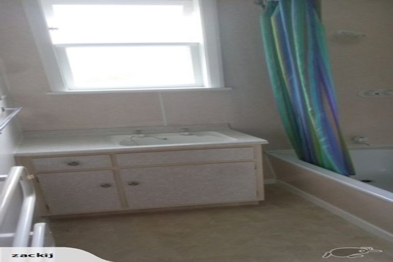 Photo of property in 447 Stokes Valley Road, Stokes Valley, Lower Hutt, 5019