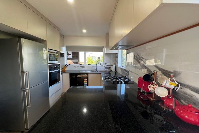 Photo of property in 2/18 Trimdon Street, Randwick Park, Auckland, 2105