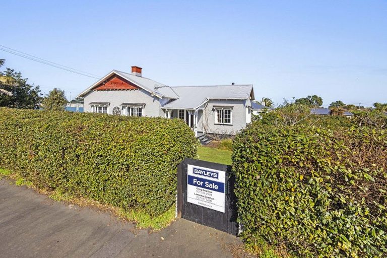 Photo of property in 21 Egmont Street, Patea, 4520