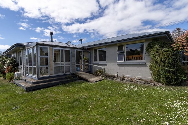 Photo of property in 27 Roseness Street, Palmerston, 9430