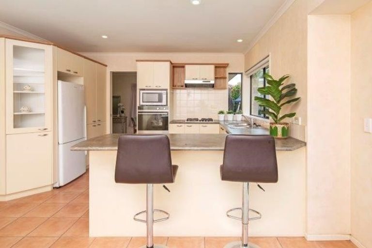 Photo of property in 9 Ardkeen Place, East Tamaki, Auckland, 2016
