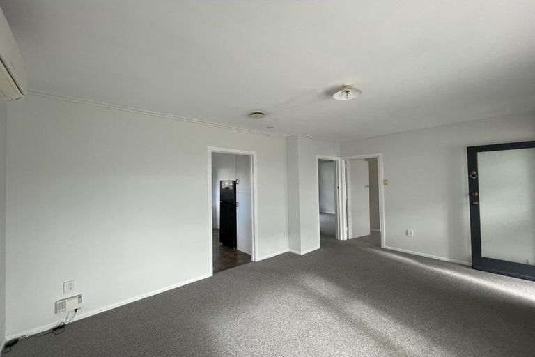 Photo of property in 1/31 Exmouth Road, Northcote, Auckland, 0627