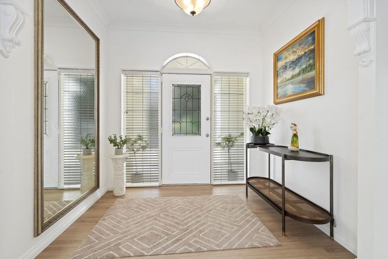 Photo of property in 7 Hobbs Road, Matakatia, Whangaparaoa, 0930