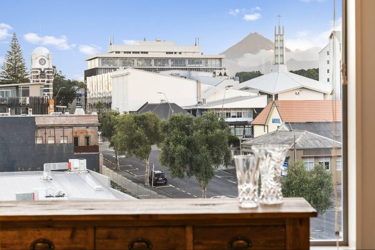 Photo of property in The Reef, 93 Saint Aubyn Street, New Plymouth, 4310