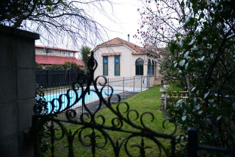 Photo of property in 65 Havelock Road, Havelock North, 4130