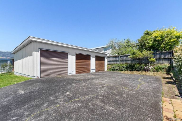 Photo of property in 2/3 Parker Avenue, New Lynn, Auckland, 0600