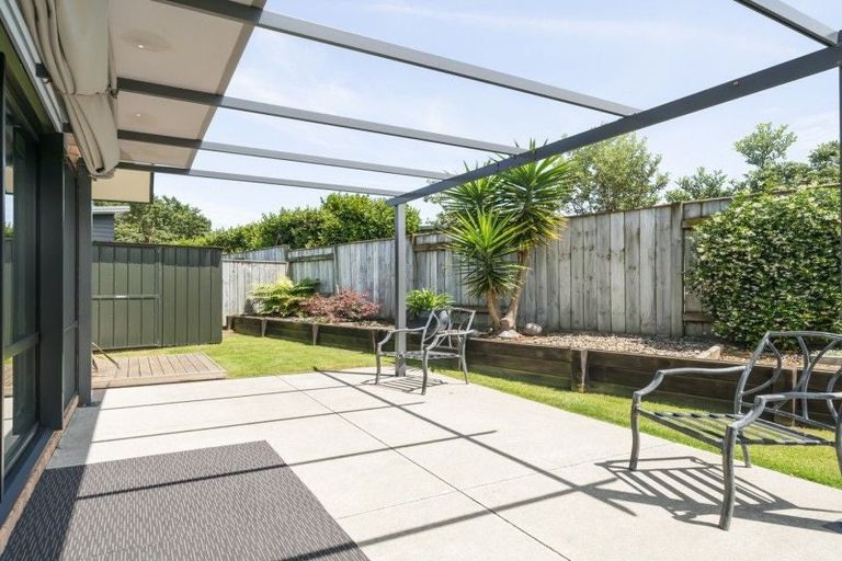 Photo of property in 7 Lorenzo Place, Kelvin Grove, Palmerston North, 4414
