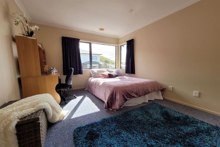 Photo of property in 3 Comber Place, Johnsonville, Wellington, 6037