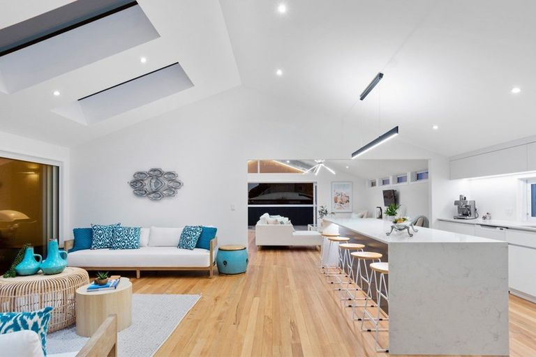 Photo of property in 112 Karewa Parade, Papamoa Beach, Papamoa, 3118