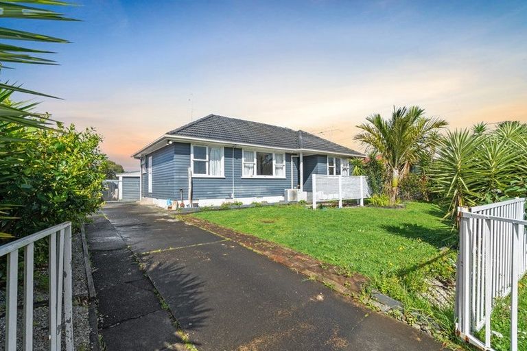 Photo of property in 8 Julian Place, Otara, Auckland, 2023