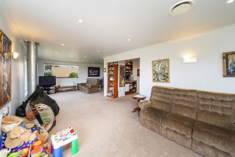 Photo of property in 48 Kawei Road, Ohawe, Hawera, 4671