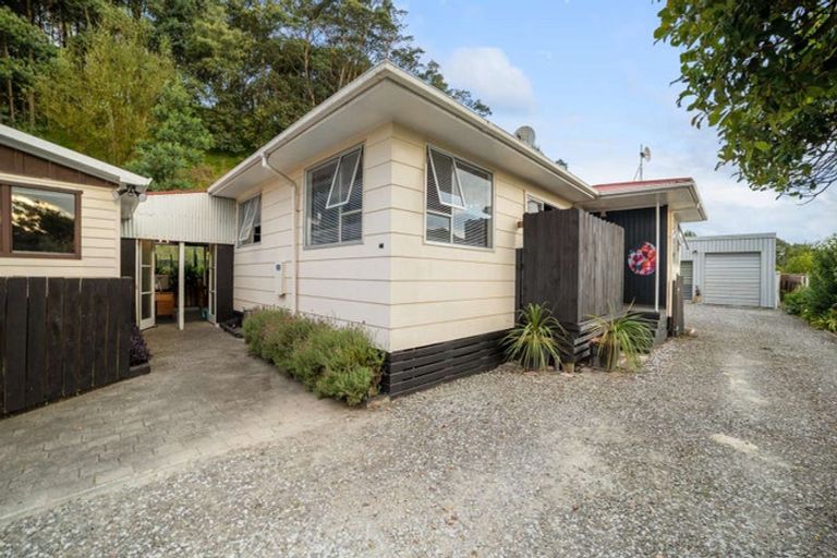 Photo of property in 22 Paraone Road, Tamarau, Gisborne, 4010