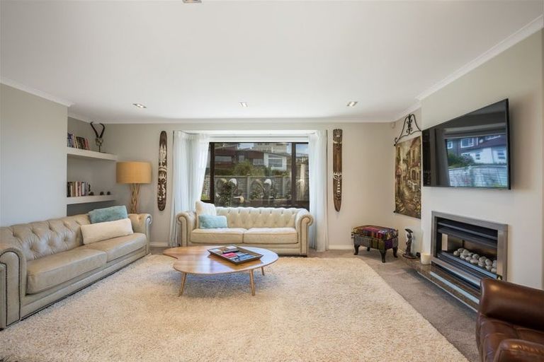 Photo of property in 12 Aoraki Rise, Aotea, Porirua, 5024