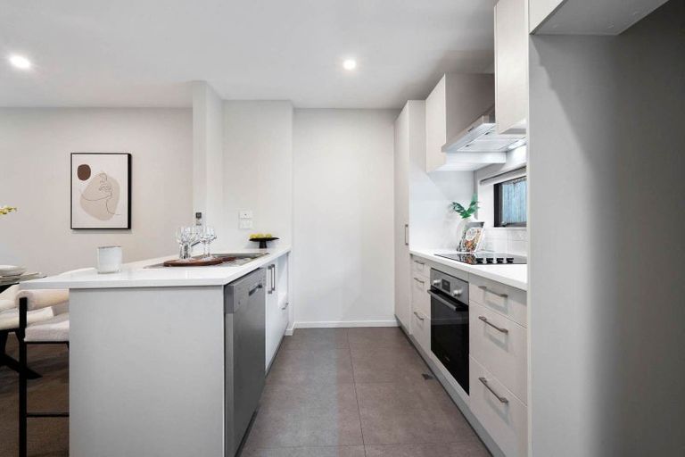 Photo of property in 60d Seymour Road, Sunnyvale, Auckland, 0612